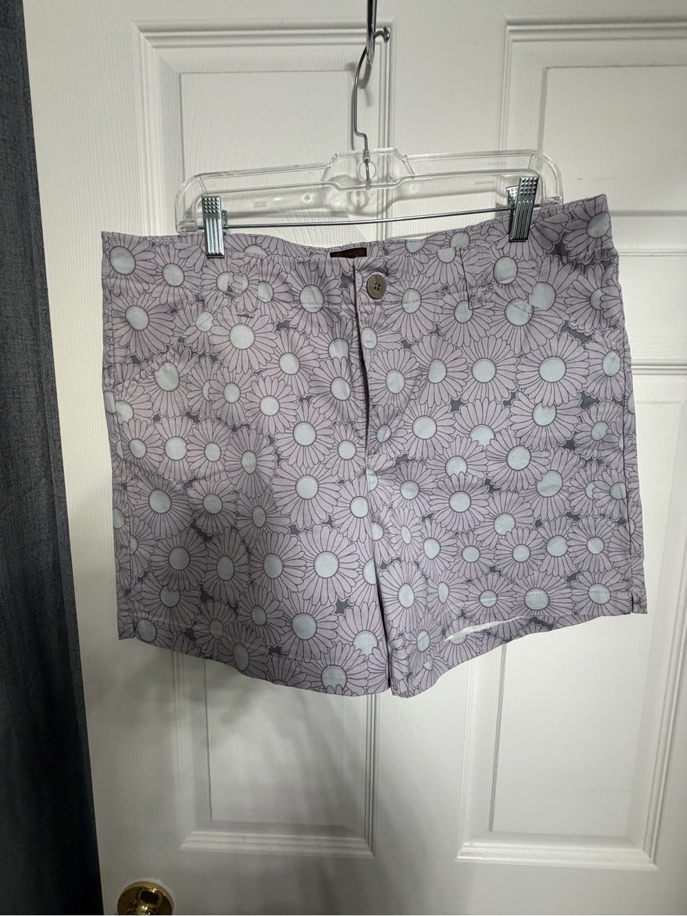Lee Women's Lavender Daisy Print Bermuda Shorts